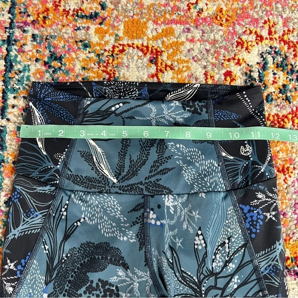 Maaji‎ Activewear High Rise Palms Depth Leggings: Tropical Blue Palm Leaf Print